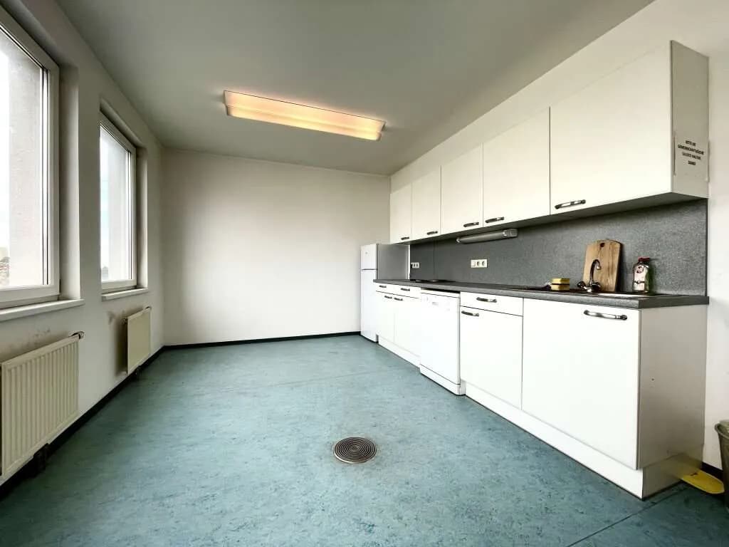 6-Zimmer-Gewerbeimmobilie mieten in Wien – 233 m², € 2.317 – Bild 5 von 12