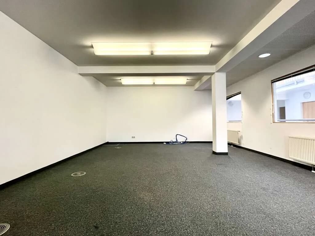 6-Zimmer-Gewerbeimmobilie mieten in Wien – 233 m², € 2.317 – Bild 9 von 12