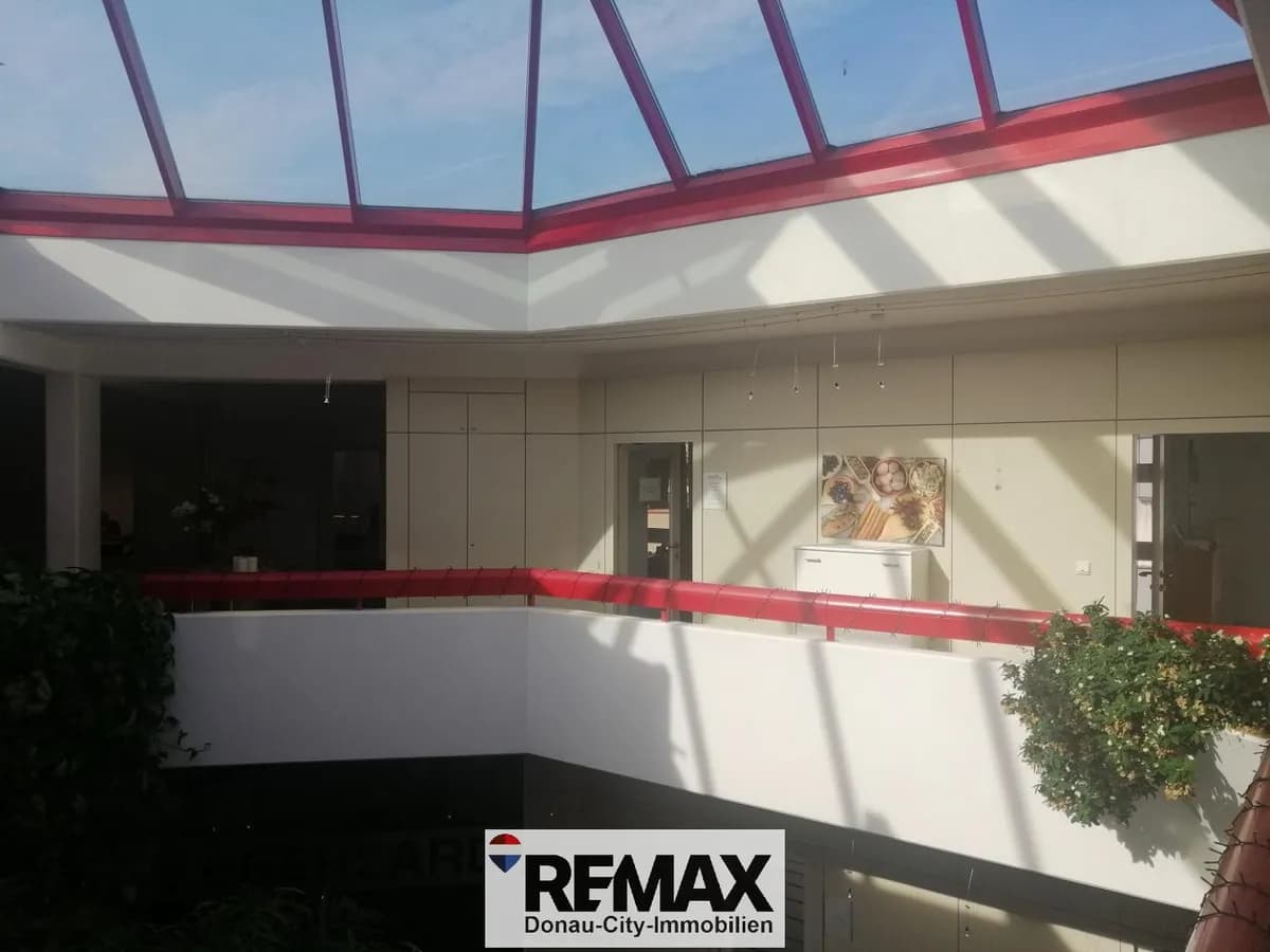 11-Zimmer-Gewerbeimmobilie mieten in Wien – 235 m², € 2.953 – Bild 2 von 10