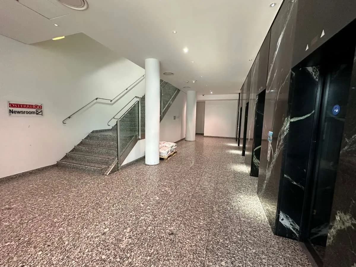 Gewerbeimmobilie mieten in Wien – 1 333 m², € 22 – Bild 8 von 9