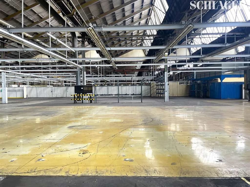 Gewerbeimmobilie mieten in Bruck-Mürzzuschlag – 9 999 m²