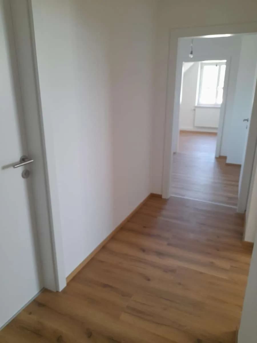 3-Zimmer-Wohnung mieten in Gmunden – 60 m², € 844 – Bild 2 von 3