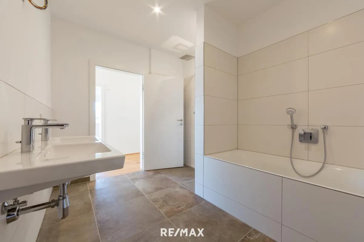 4-Zimmer-Wohnung kaufen in Gmunden – 107,05 m², € 888.000 – Bild 2 von 5