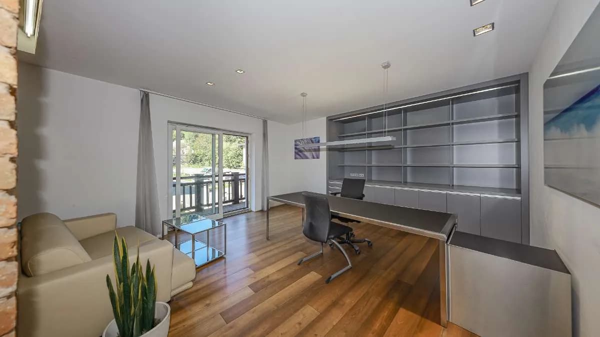 6-Zimmer-Gewerbeimmobilie mieten in Kitzbühel – 203 m², € 5.980 – Bild 7 von 20