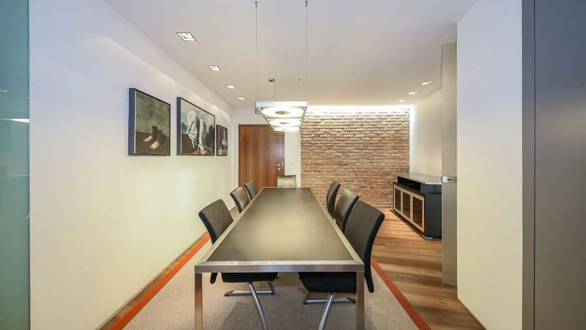 6-Zimmer-Gewerbeimmobilie mieten in Kitzbühel – 203 m², € 5.980 – Bild 10 von 20