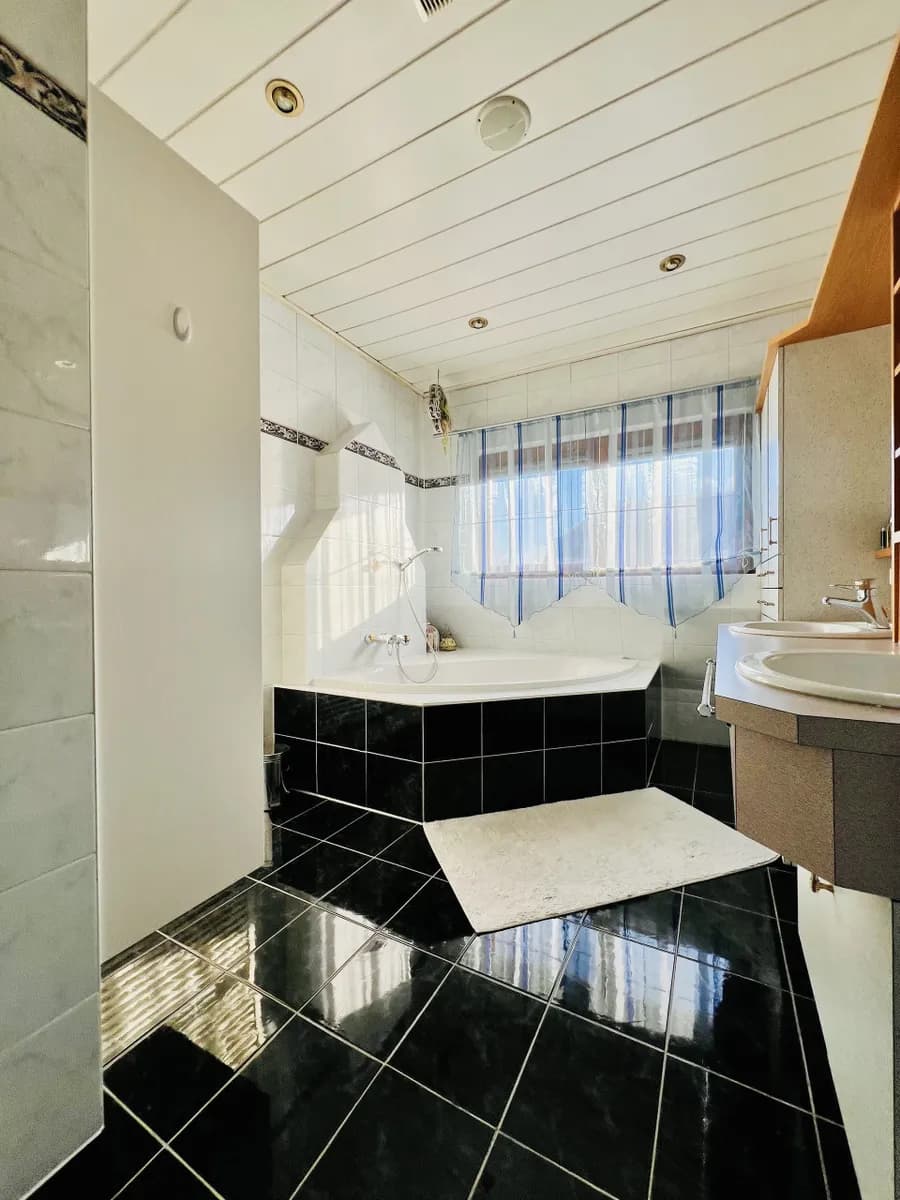 9-Zimmer-Haus kaufen in Baden – 196,8 m², € 678.000 – Bild 21 von 41