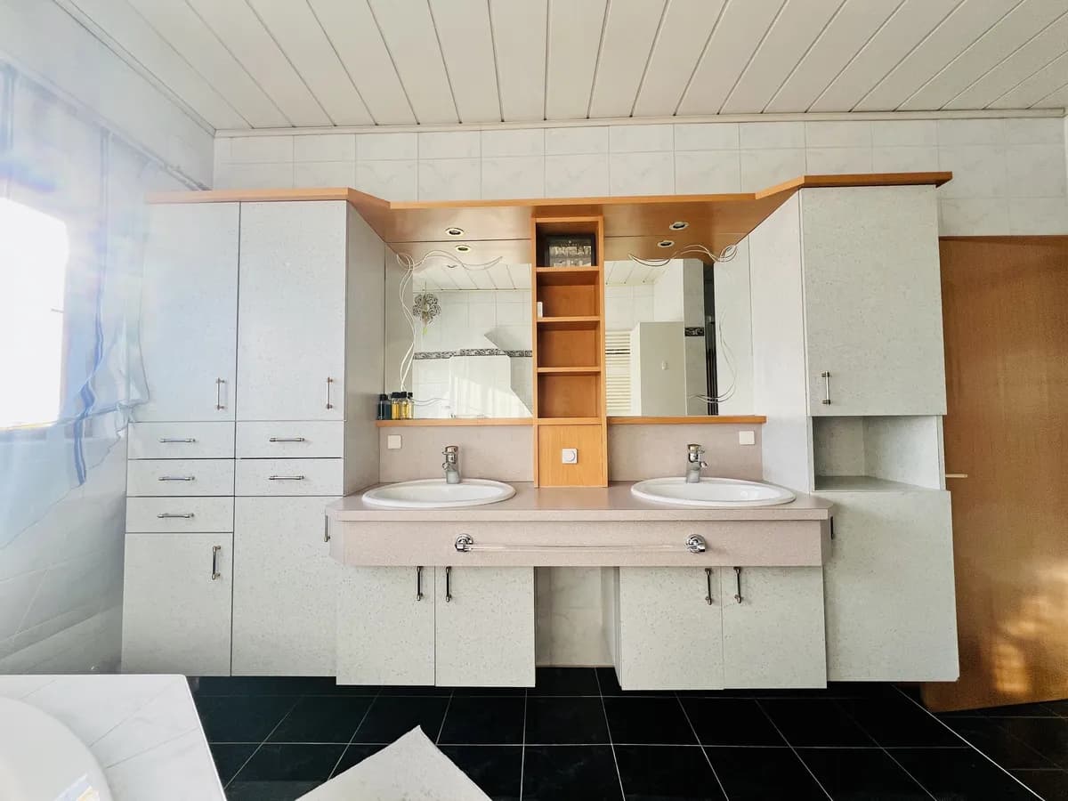 9-Zimmer-Haus kaufen in Baden – 196,8 m², € 678.000 – Bild 23 von 41