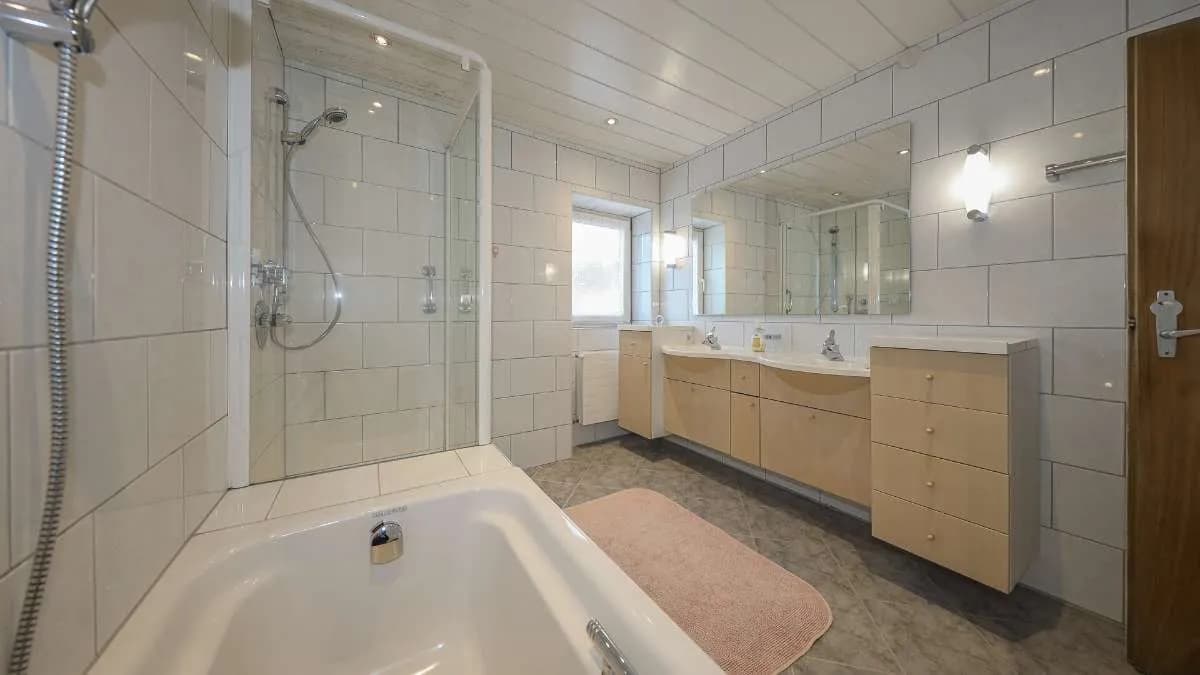 9-Zimmer-Immobilie kaufen in Kitzbühel – 300 m², € 990.000 – Bild 24 von 31