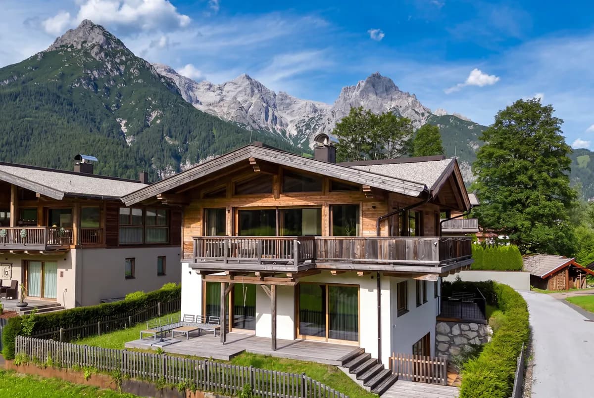 4-Zimmer-Immobilie kaufen in Kitzbühel – 294,46 m², € 2.950.000 – Bild 2 von 13