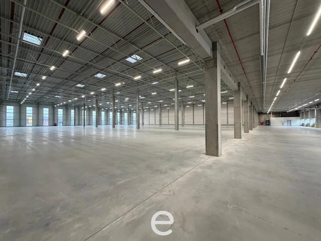 Gewerbeimmobilie mieten in Linz Land – 7 977 m²