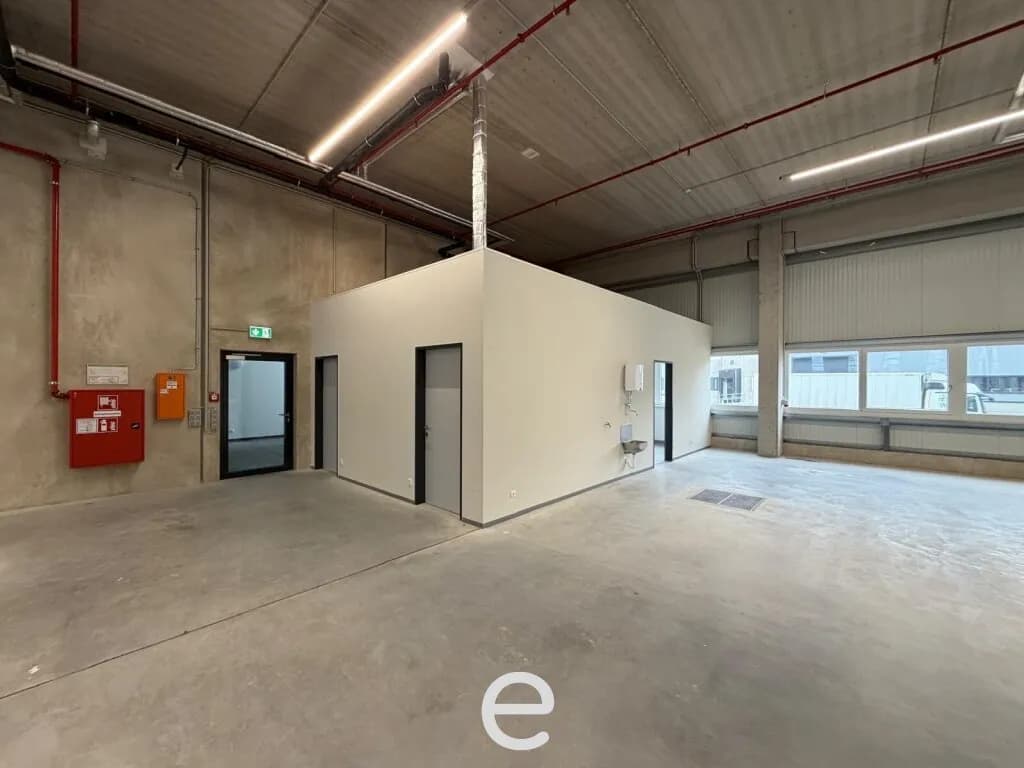 Gewerbeimmobilie mieten in Linz Land – 7 695 m²