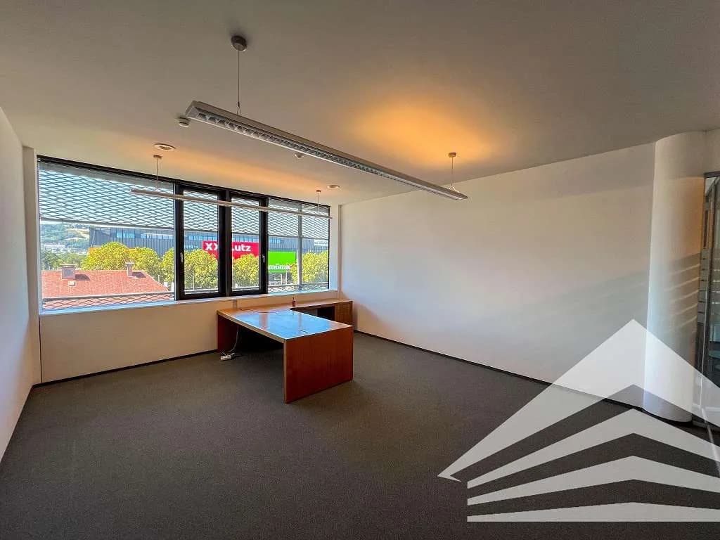 4-Zimmer-Gewerbeimmobilie mieten in Linz – 130 m², € 2.441 – Bild 2 von 7