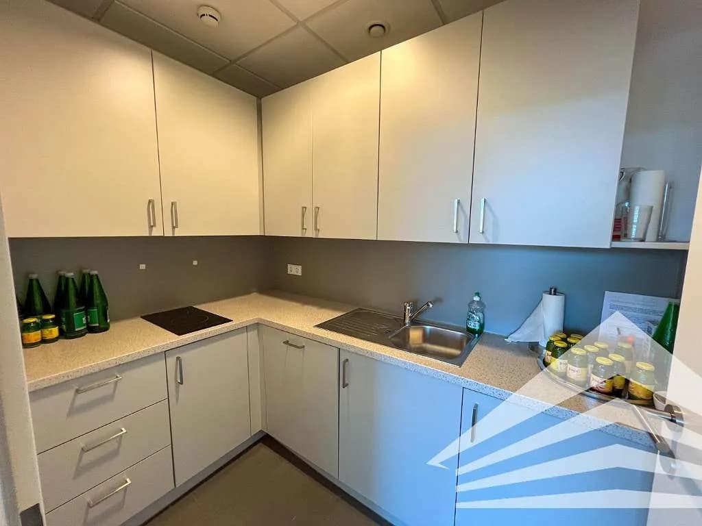 4-Zimmer-Gewerbeimmobilie mieten in Linz – 130 m², € 2.441 – Bild 5 von 7