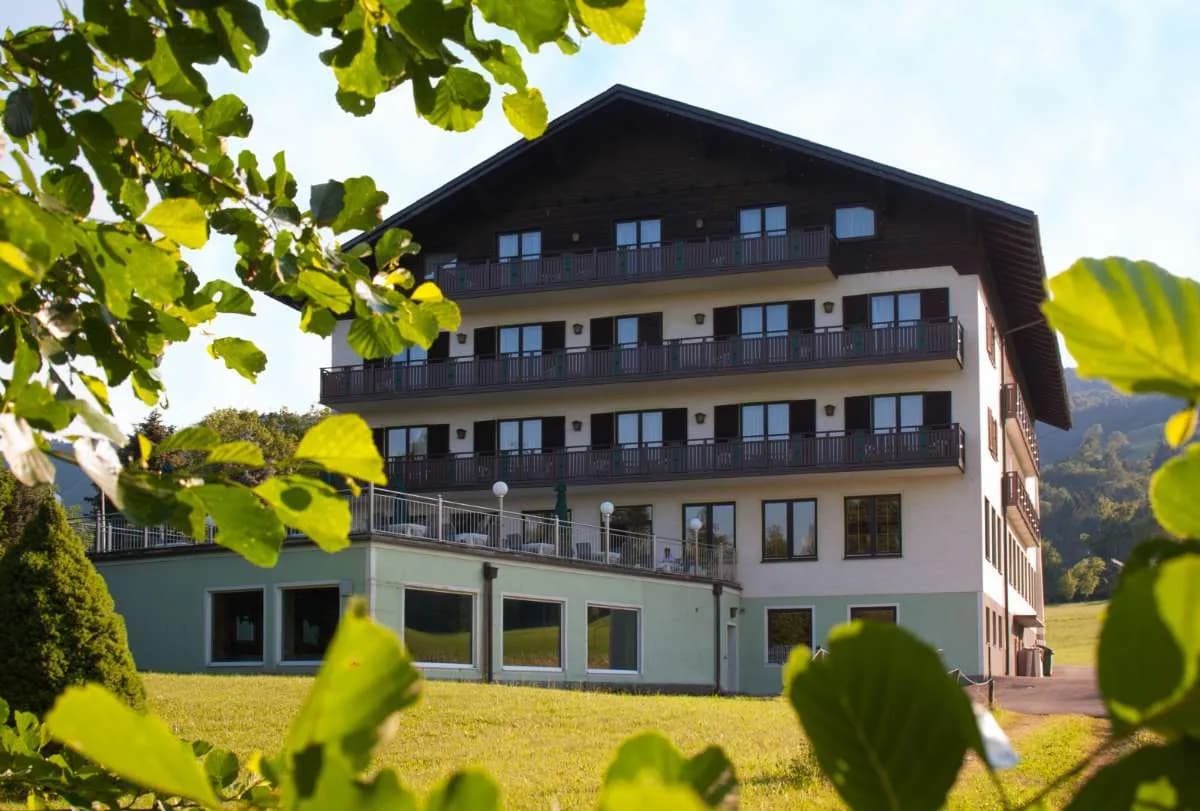 40-Zimmer-Gewerbeimmobilie kaufen in Vöcklabruck – 2 500 m² – Bild 14 von 27