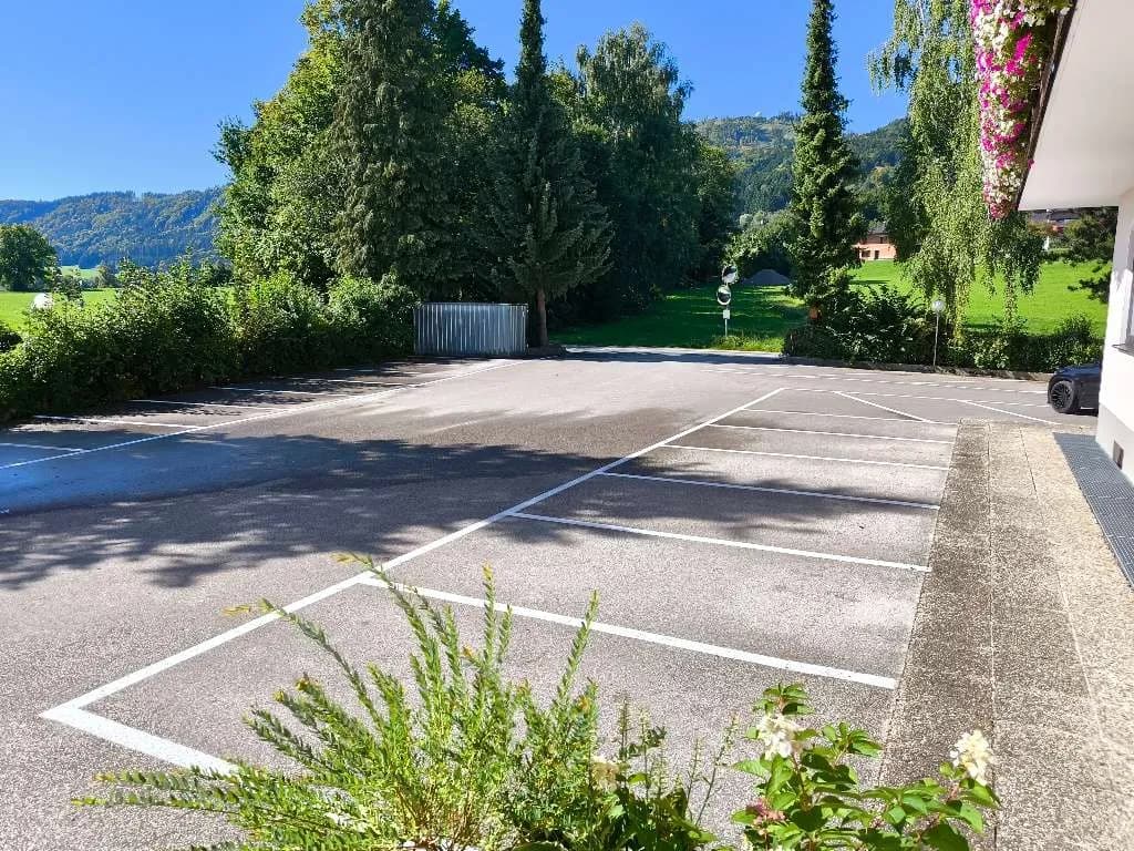 40-Zimmer-Gewerbeimmobilie kaufen in Vöcklabruck – 2 500 m² – Bild 21 von 27