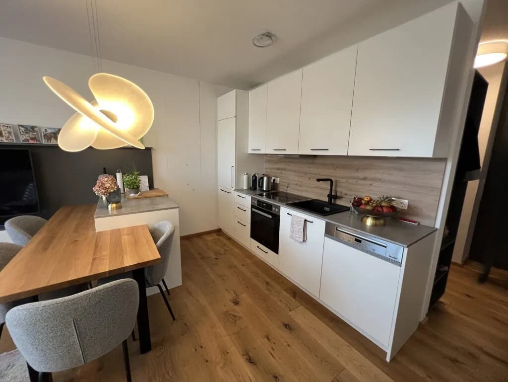 Gewerbeimmobilie kaufen in Wels – 1 090 m², € 3.200.000 – Bild 2 von 5