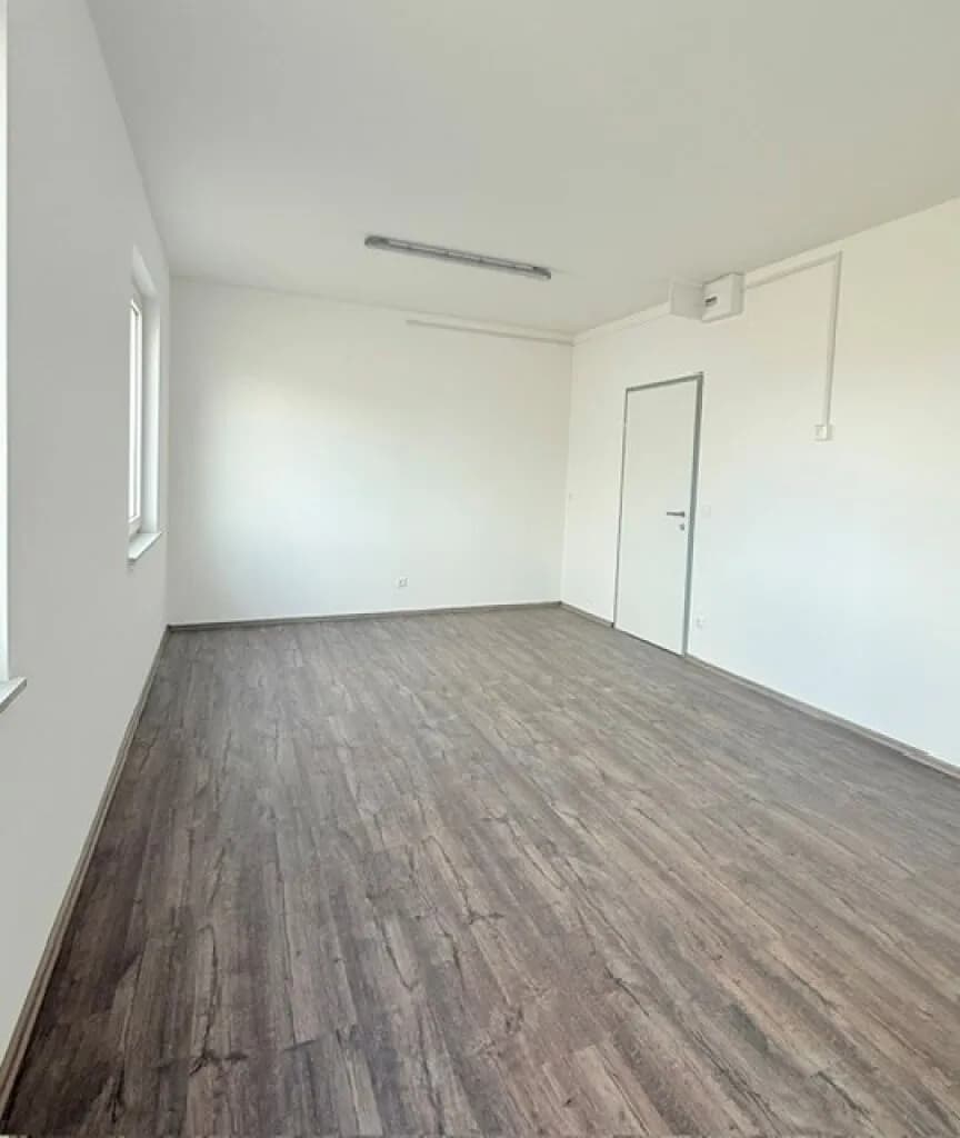 1-Zimmer-Gewerbeimmobilie mieten in Bruck an der Leitha – 20 m², € 340 – Bild 2 von 8