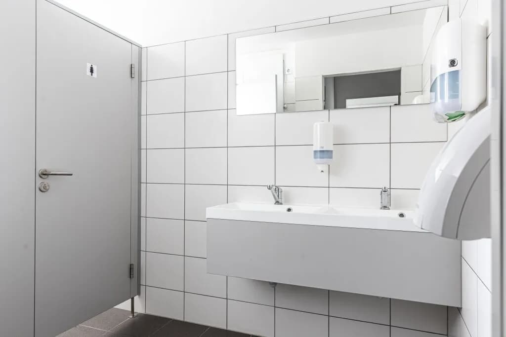 1-Zimmer-Gewerbeimmobilie mieten in Bruck an der Leitha – 20 m², € 340 – Bild 5 von 8