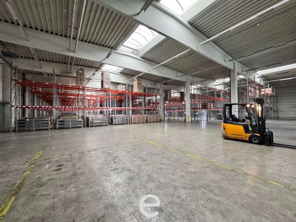 Gewerbeimmobilie mieten in Wels-Land – 8 110 m² – Bild 2 von 2
