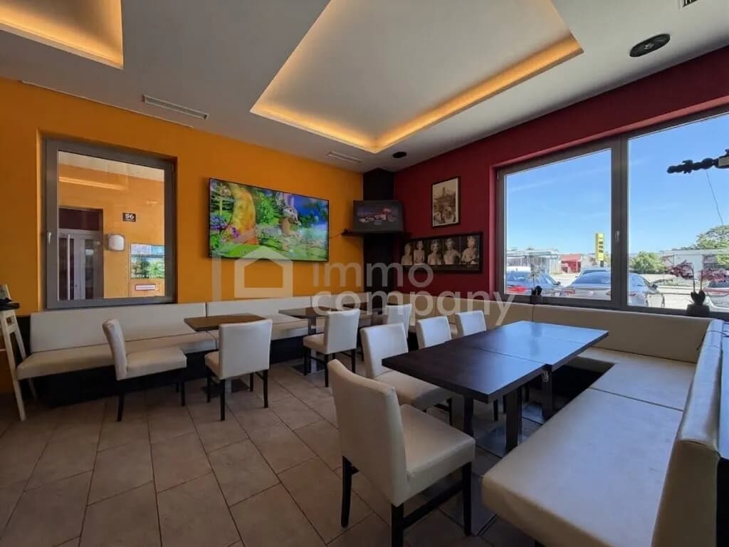 Gewerbeimmobilie mieten in Linz Land – 307 m², € 3.861 – Bild 2 von 8