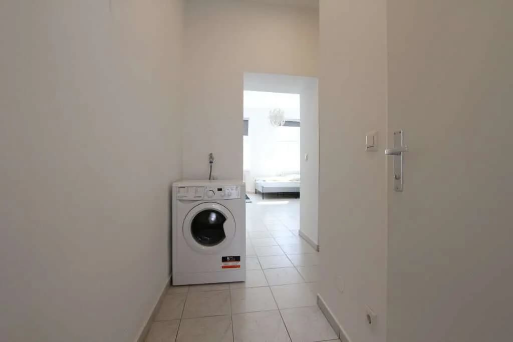 1-Zimmer-Wohnung mieten in Wien – 27 m², € 900 – Bild 2 von 9