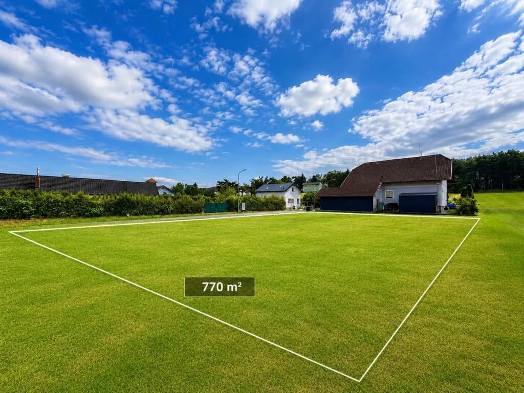 Grundstück kaufen in Neunkirchen – 770 m², € 175.000
