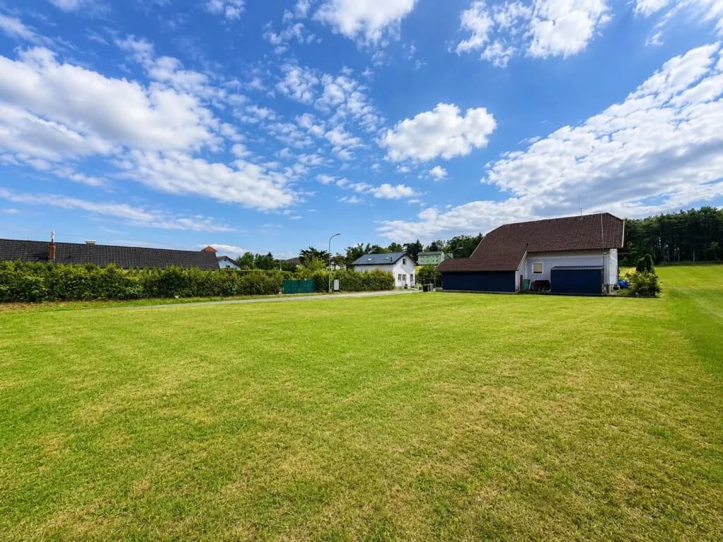Grundstück kaufen in Neunkirchen – 770 m², € 175.000 – Bild 2 von 5