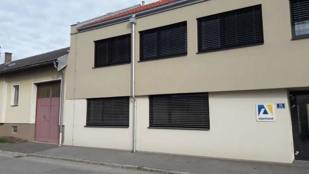 3-Zimmer-Gewerbeimmobilie mieten in Mistelbach – 119,44 m², € 1.435