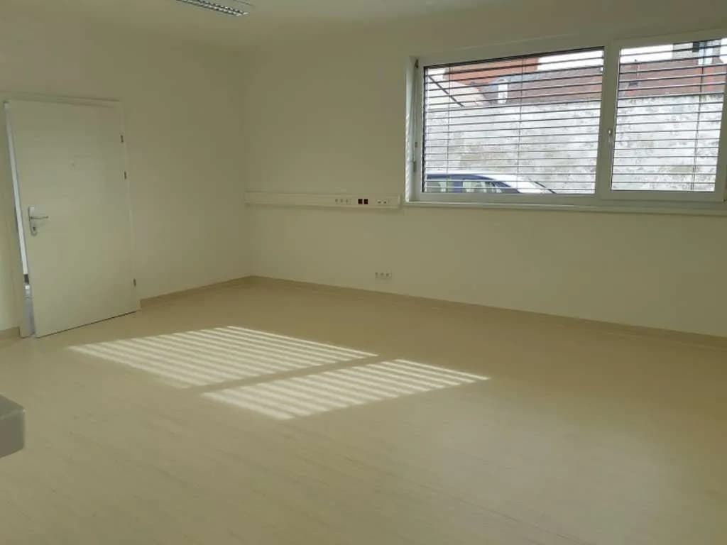 3-Zimmer-Gewerbeimmobilie mieten in Mistelbach – 119,44 m², € 1.435 – Bild 10 von 11