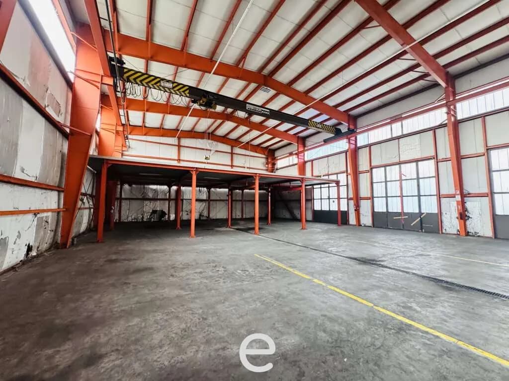 Gewerbeimmobilie mieten in Vöcklabruck – 1 057 m², € 3.781 – Bild 5 von 6