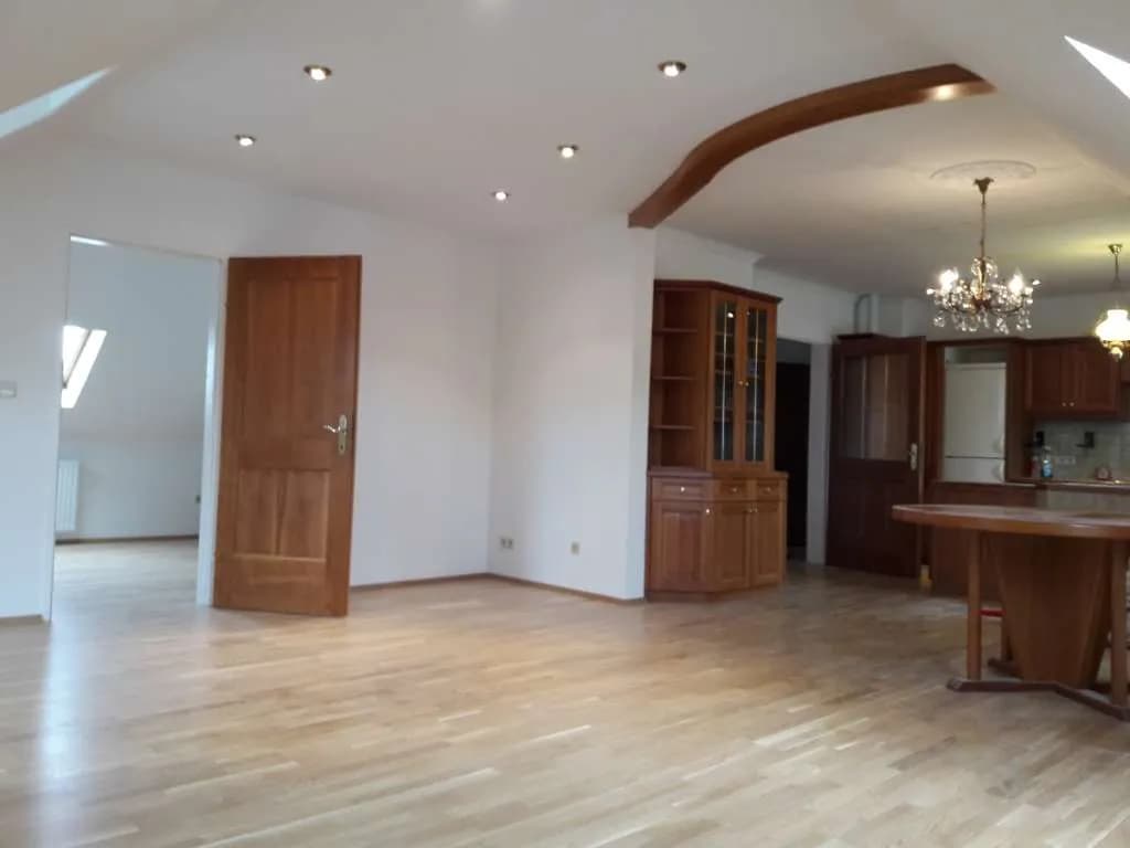 6-Zimmer-Wohnung mieten in Baden – 142 m², € 1.630 – Bild 10 von 32