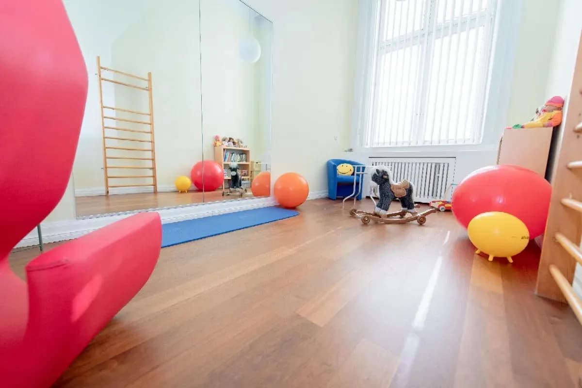 4-Zimmer-Gewerbeimmobilie mieten in Steyr – 114 m², € 1.363 – Bild 3 von 8