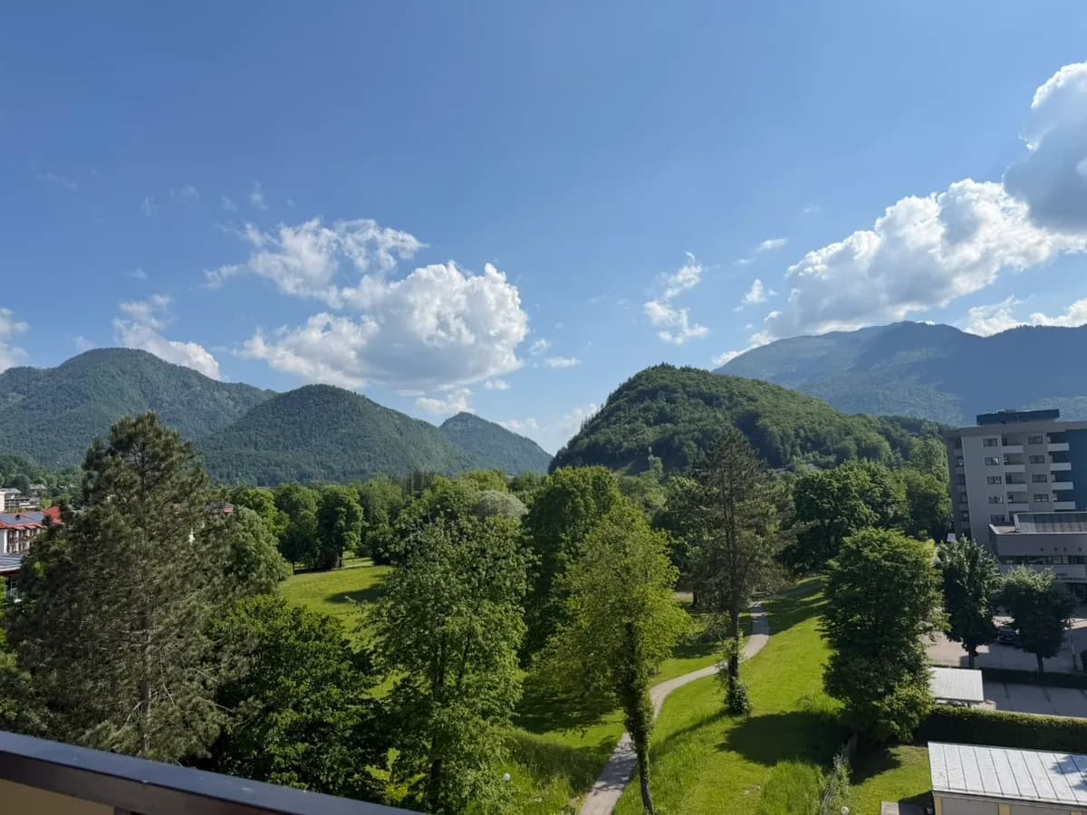 3-Zimmer-Wohnung mieten in Gmunden – 68 m², € 250 – Bild 1 von 23