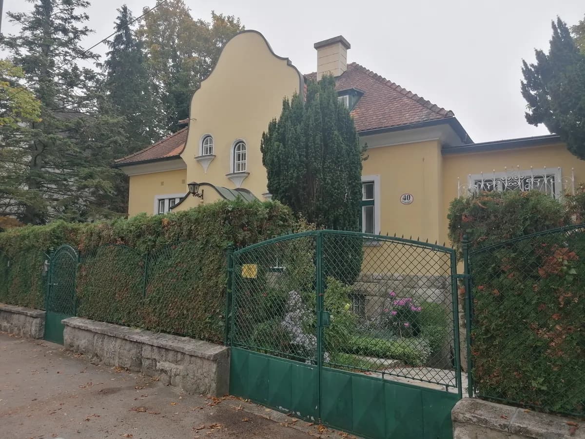 4-Zimmer-Haus mieten in Baden – 105 m², € 2.150