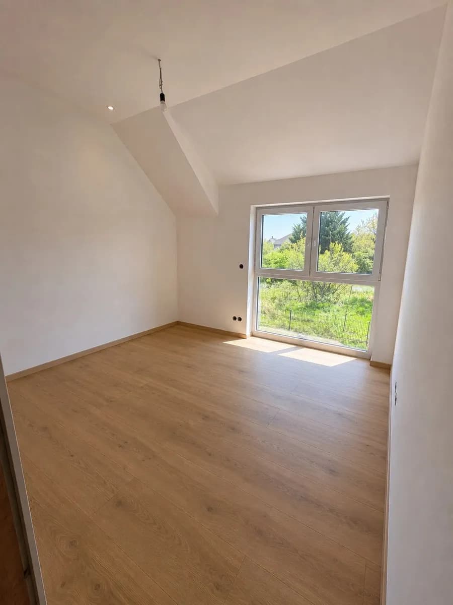 4-Zimmer-Haus mieten in Gänserndorf – 180 m², € 1.800 – Bild 2 von 8