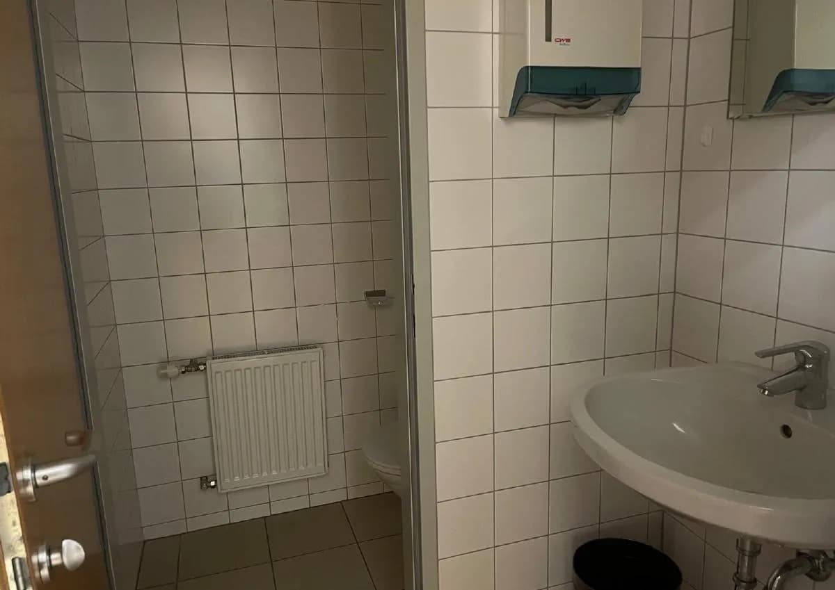 4-Zimmer-Gewerbeimmobilie mieten in Horn – 128,6 m², € 769 – Bild 7 von 8