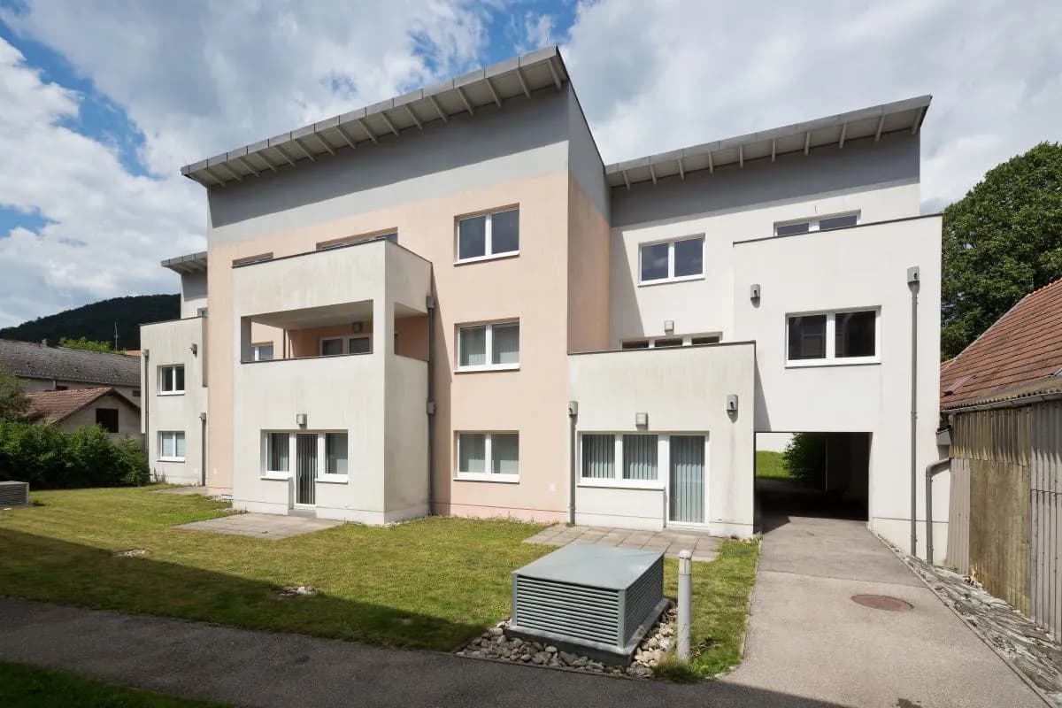 3-Zimmer-Wohnung mieten in Baden – 74,87 m², € 757 – Bild 2 von 6