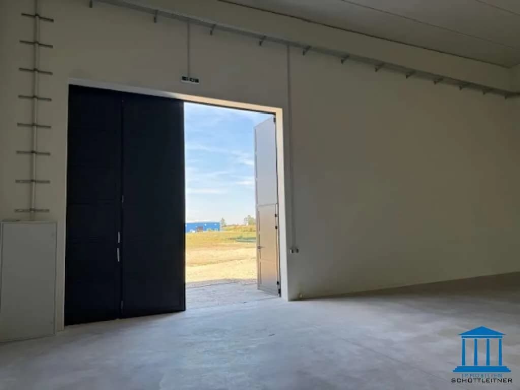 Gewerbeimmobilie mieten in Wiener Neustadt Land – 470 m², € 3.574 – Bild 2 von 3