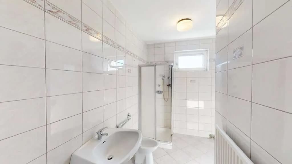 8-Zimmer-Gewerbeimmobilie kaufen in Gänserndorf – 245 m², € 749.000 – Bild 8 von 17