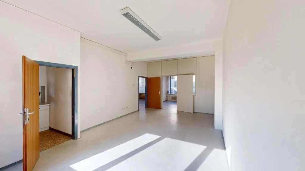 8-Zimmer-Gewerbeimmobilie kaufen in Gänserndorf – 245 m², € 749.000 – Bild 11 von 17