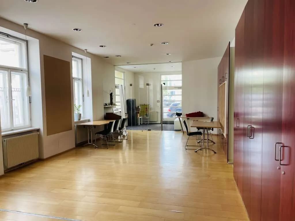 Gewerbeimmobilie mieten in Salzburg Stadt – 117 m², € 2.155