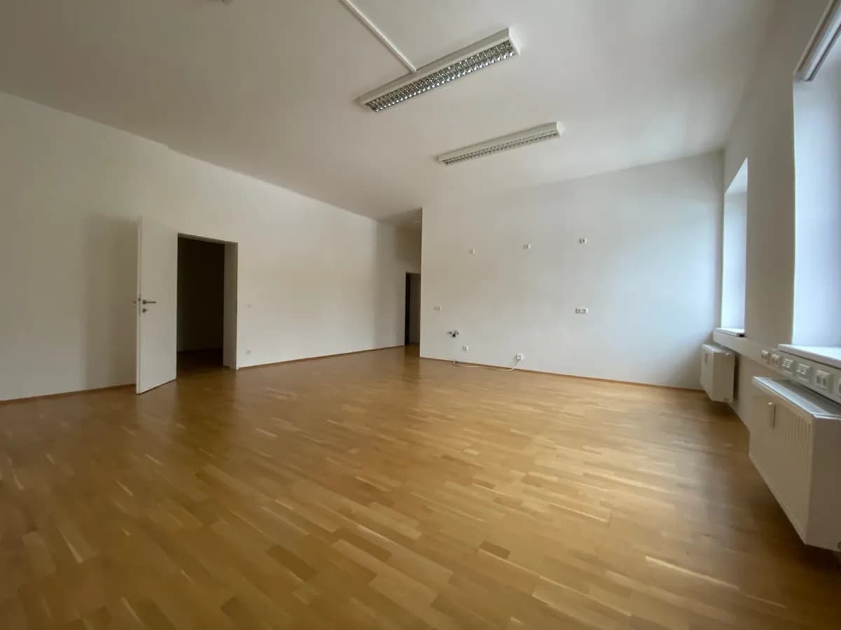 2-Zimmer-Gewerbeimmobilie mieten in Linz – 77 m², € 999 – Bild 3 von 10