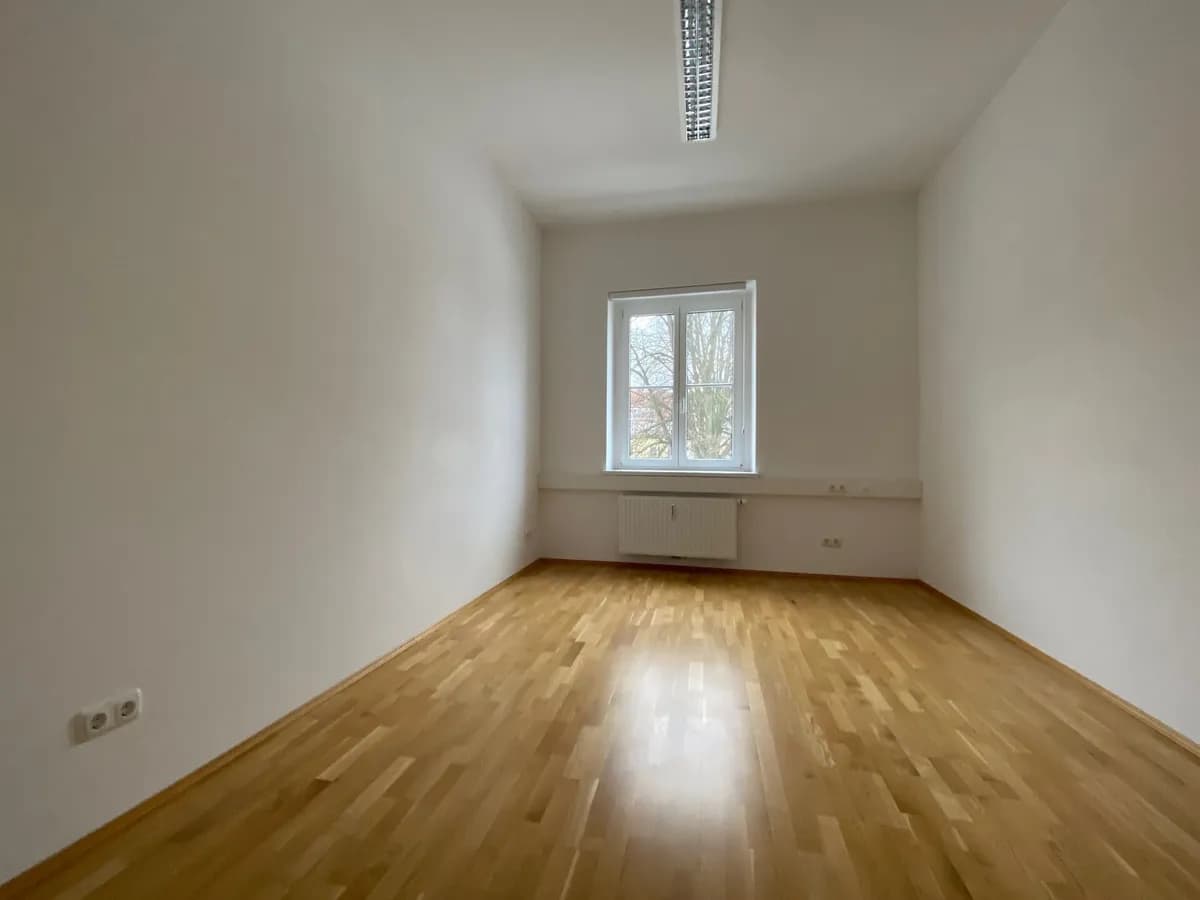 2-Zimmer-Gewerbeimmobilie mieten in Linz – 77 m², € 999 – Bild 4 von 10