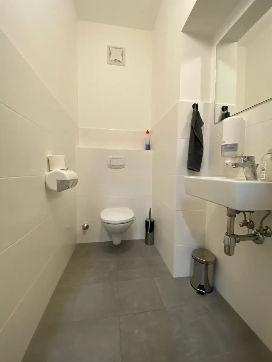 2-Zimmer-Gewerbeimmobilie mieten in Linz – 77 m², € 999 – Bild 6 von 10
