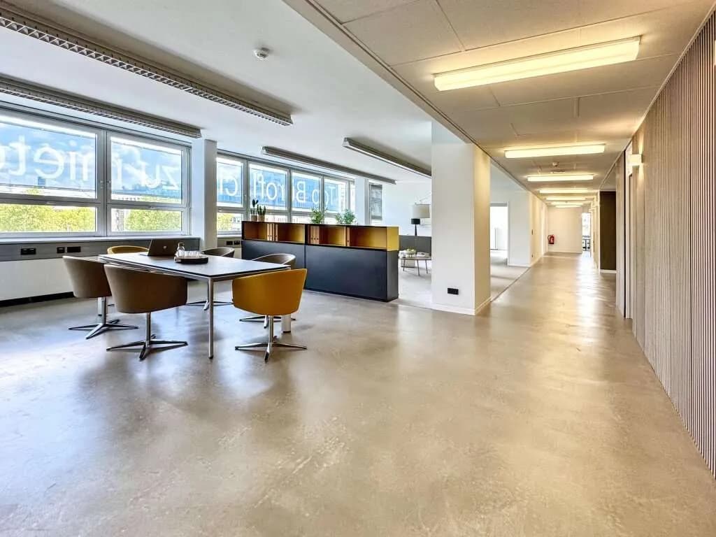 20-Zimmer-Gewerbeimmobilie mieten in Wien – 650 m², € 17.518