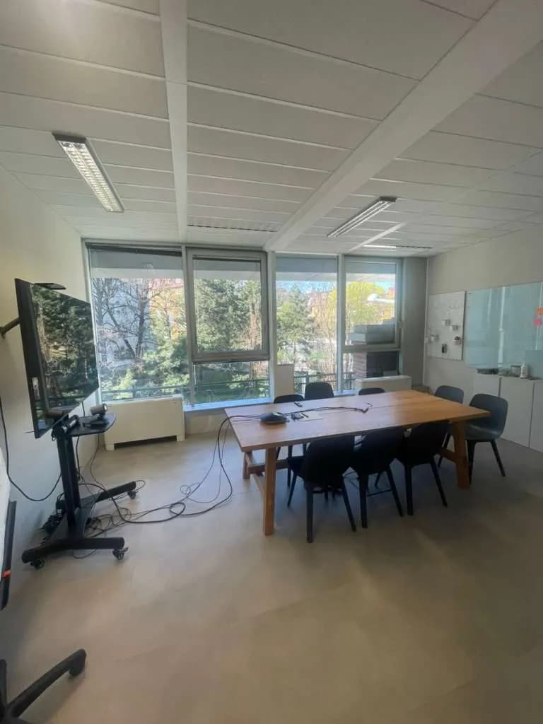 4-Zimmer-Gewerbeimmobilie mieten in Wien – 268 m², € 300