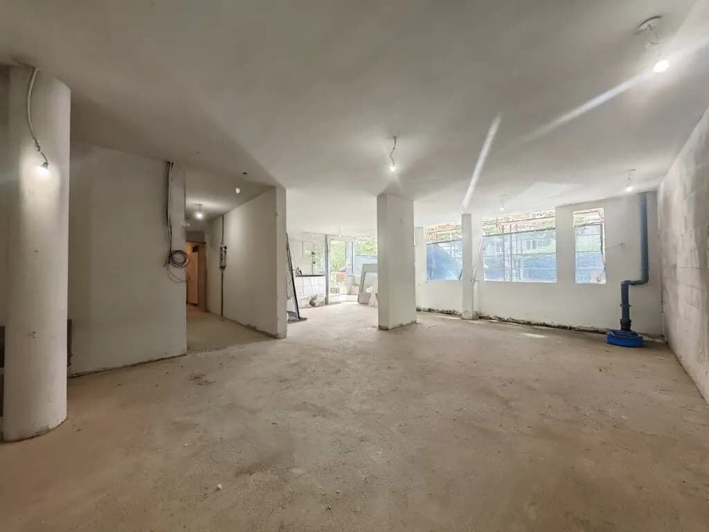 Gewerbeimmobilie mieten in Wien – 156 m², € 2.239