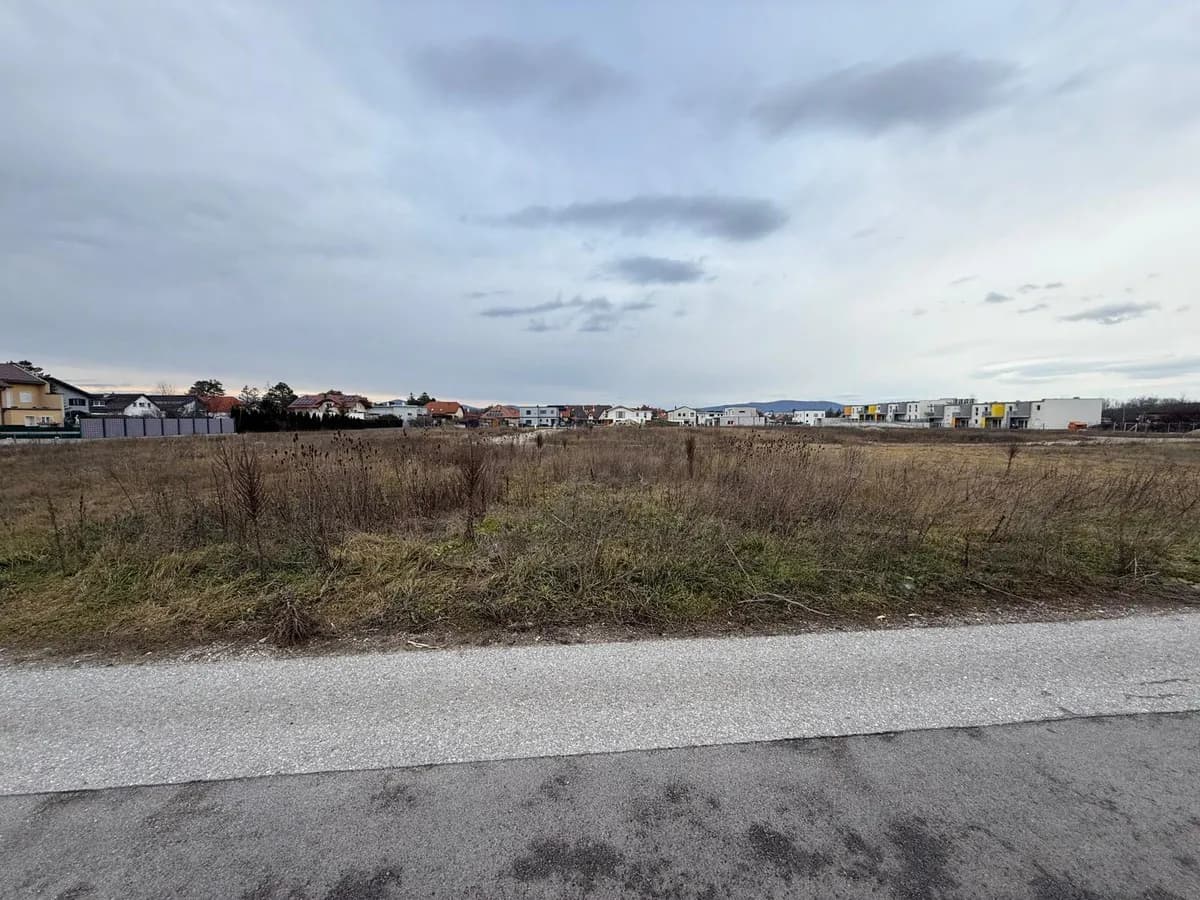 Grundstück kaufen in Baden – 586 m², € 275.000 – Bild 2 von 5