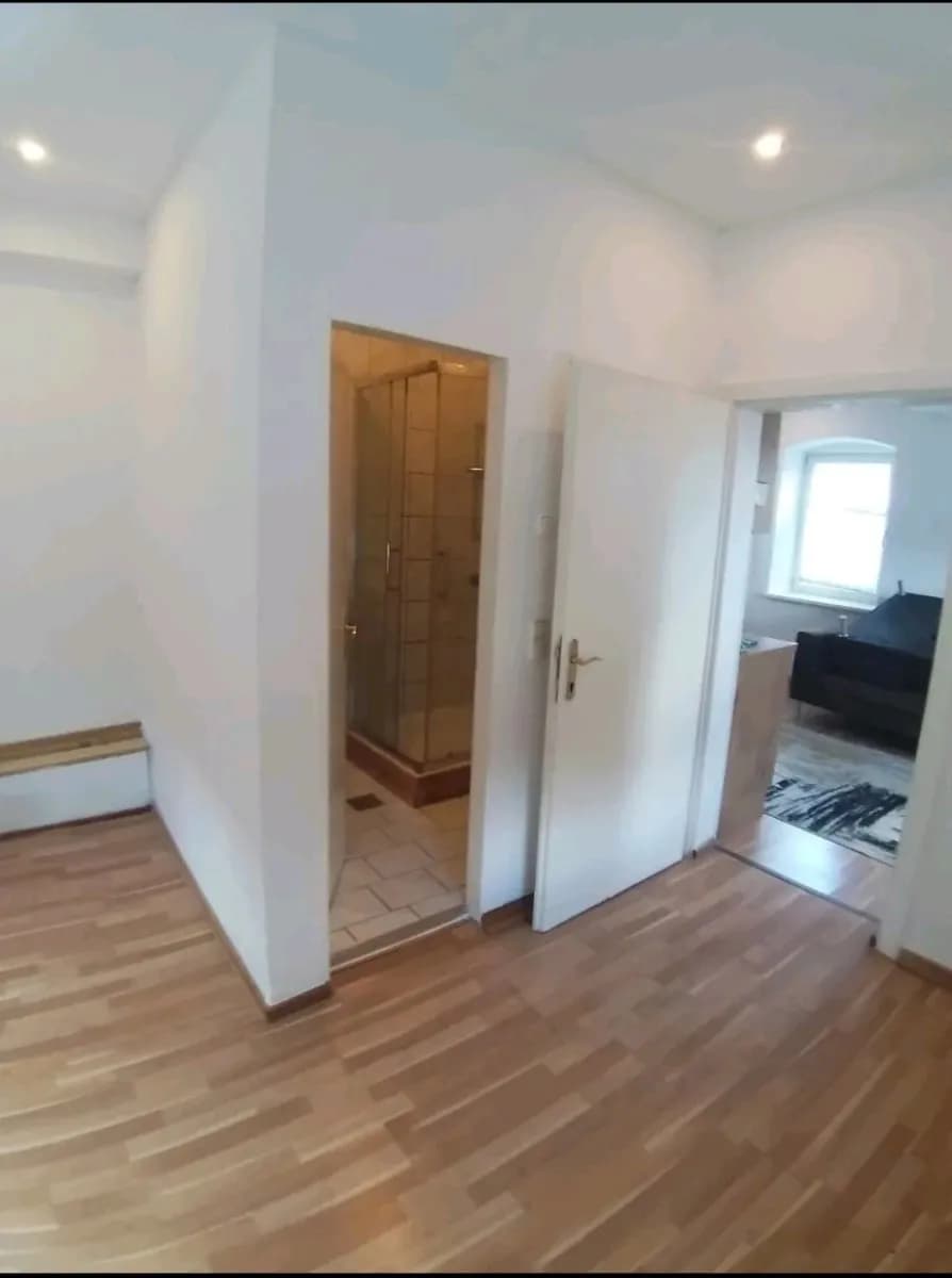 2-Zimmer-Wohnung mieten in Vöcklabruck – 32 m², € 500 – Bild 5 von 8