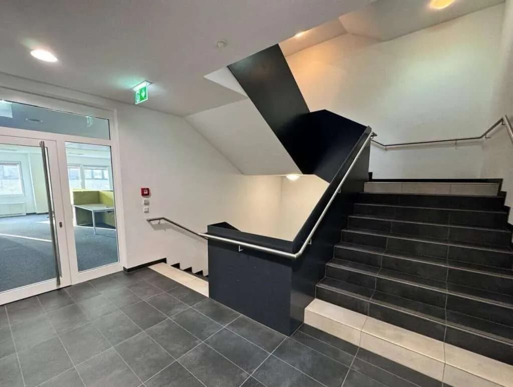 Gewerbeimmobilie mieten in Linz – 385 m², € 7.048 – Bild 4 von 10
